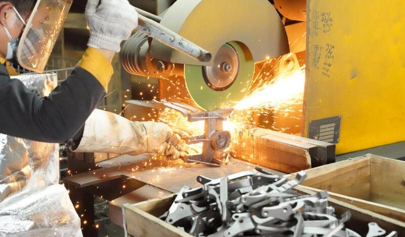 Gia công và hoàn thiện sản phẩm đúc